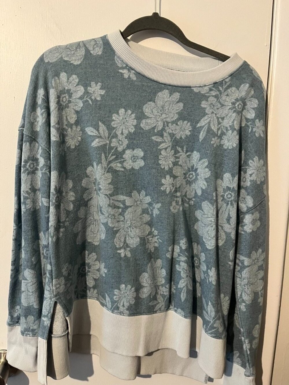 TIME AND TRU FLORAL LONG SLEEVE TOP SZ M